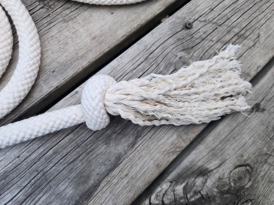 5/8" 11ft cream cotton lead rope with brass panic snap and tassel end - Sagebrush Tack