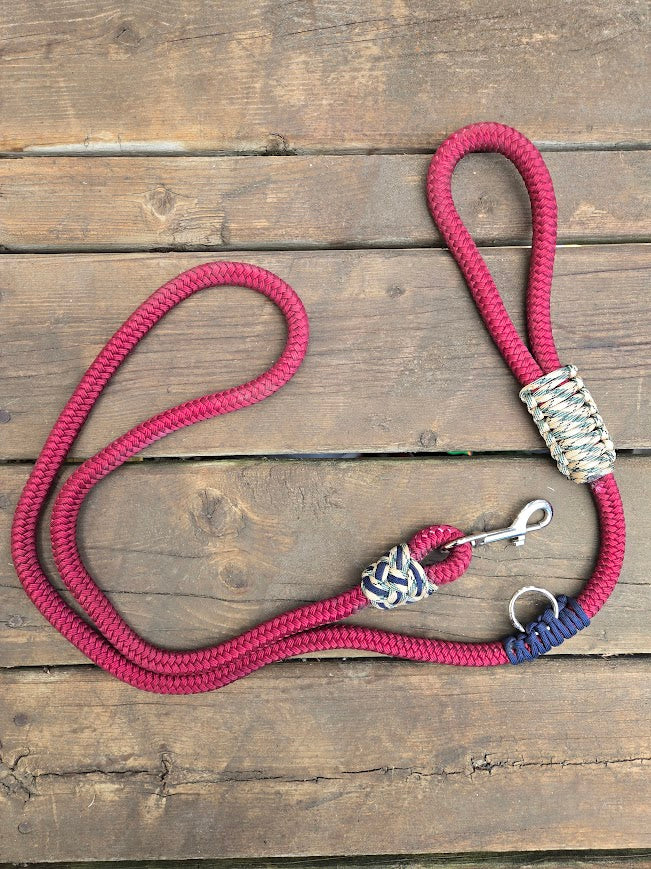 9/16" 5ft hand-dyed dog leash with navy and desert sand paracord accents - The Maker Barn Studio
