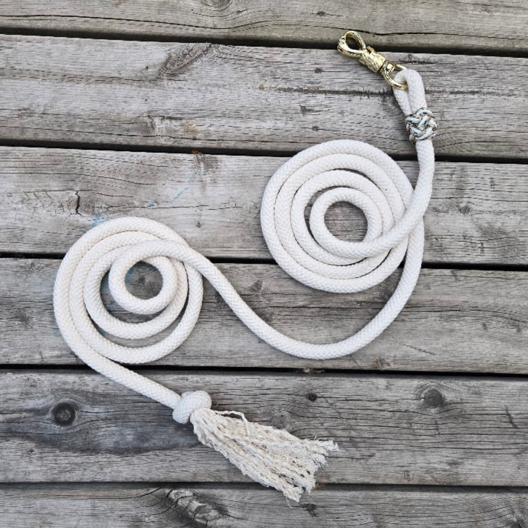 5/8" 11ft cream cotton lead rope with brass panic snap and tassel end - Sagebrush Tack